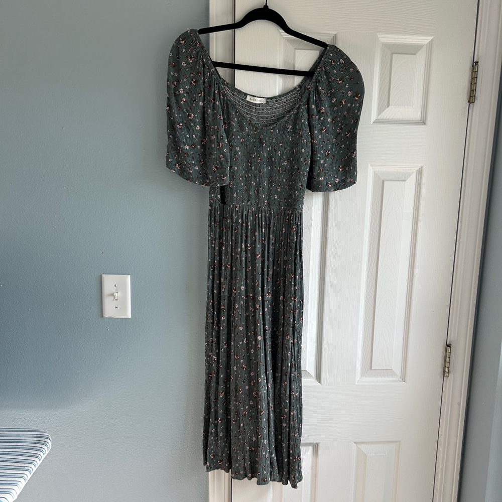 Neuflora Dark Green Floral Midi Dress